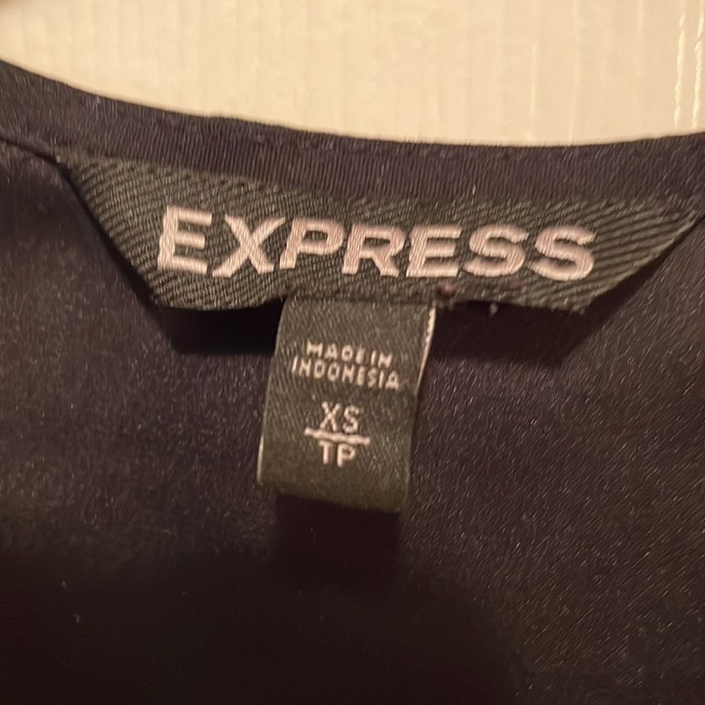 Express xs dressy blouse - Picture 2 of 7